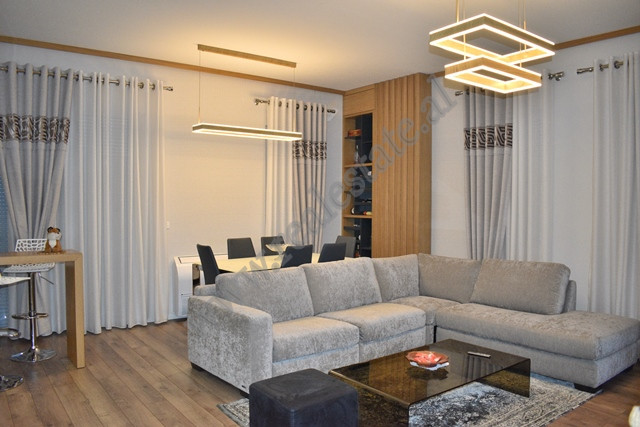 Apartament modern per shitje prane Unverisitetit Zonja e Keshillit te Mire ne Tirane